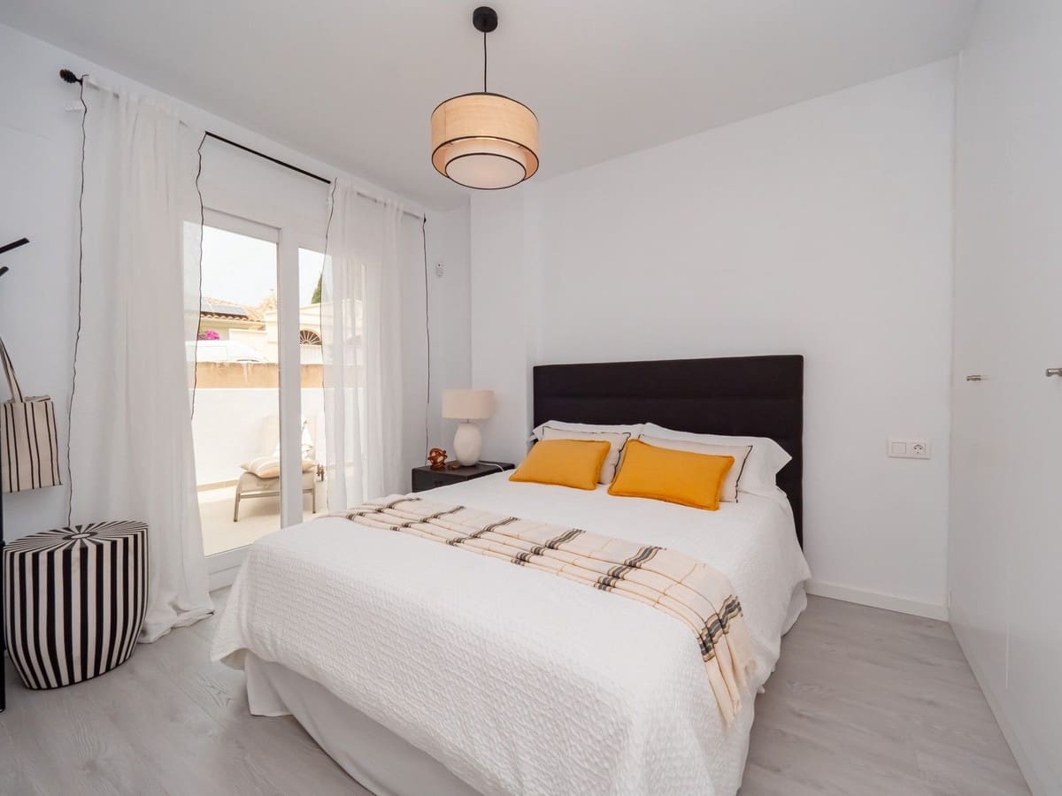 Apartamento de 3 habitaciones en Fuengirola en venta con piscina garaje - 319.000 € (Ref: 8549229)