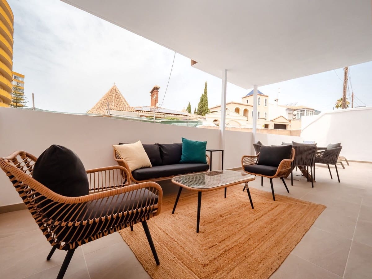 Apartamento de 3 habitaciones en Fuengirola en venta con piscina garaje - 319.000 € (Ref: 8549229)