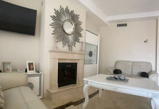 Pareado de 3 habitaciones en Estepona en venta con piscina garaje - 525.000 € (Ref: 8561592)