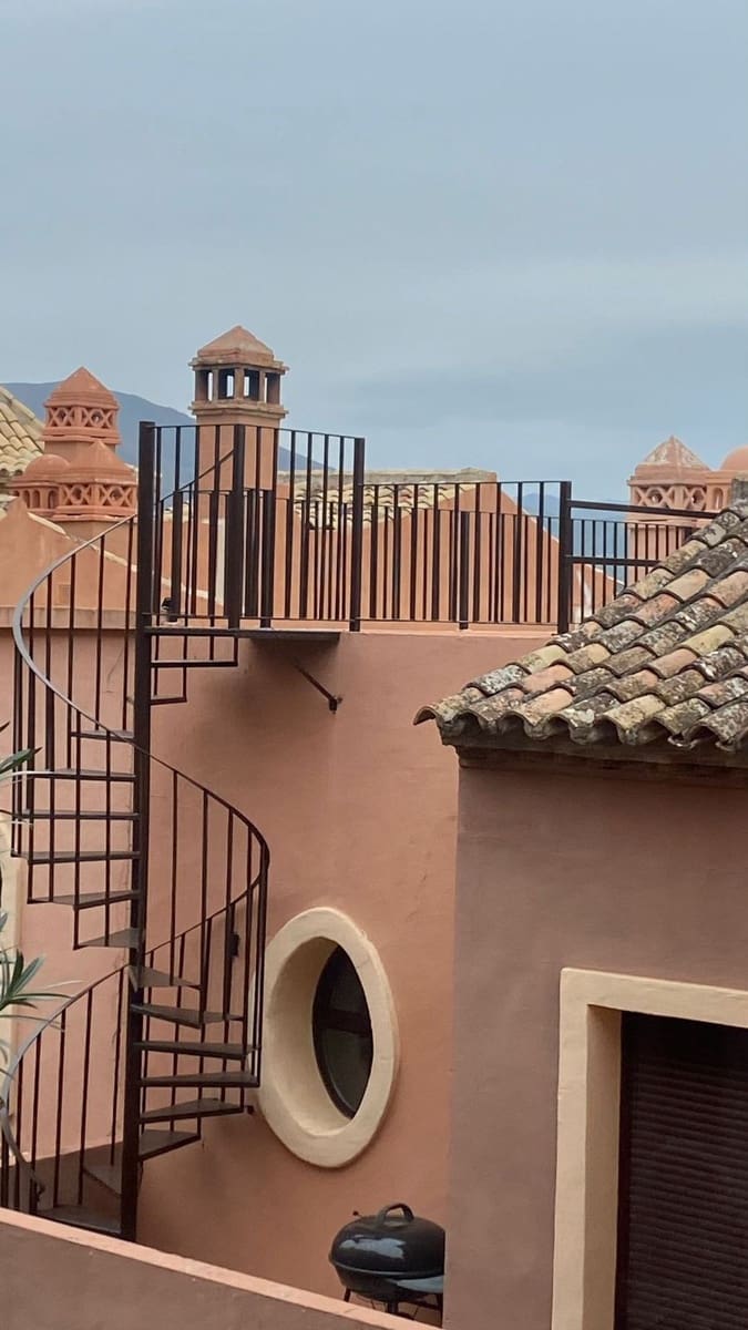 Pareado de 3 habitaciones en New Golden Mile en venta con piscina garaje - 525.000 € (Ref: 8561592)