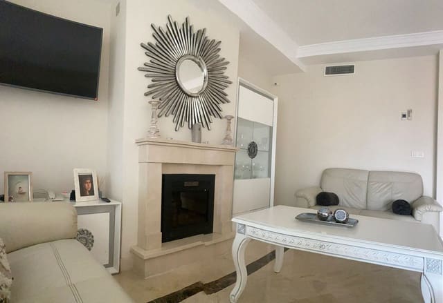 3 sypialnia Dom blizniak na sprzedaż w New Golden Mile, Estepona z basenem garażem - 525 000 € (Ref: 8561592)