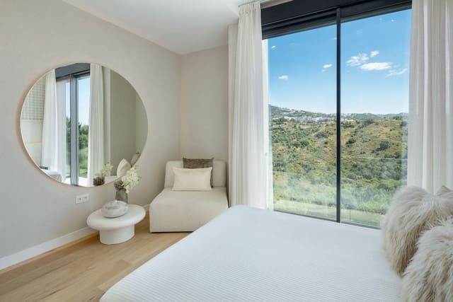 Casa de 4 habitaciones en Río Real, Marbella en venta con piscina - 1.295.000 € (Ref: 8568397)