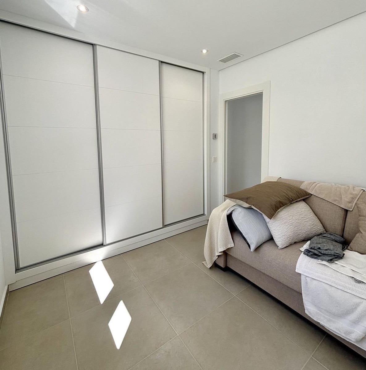 Chalet de 3 habitaciones en Benijófar en venta con piscina - 589.000 € (Ref: 8578234)
