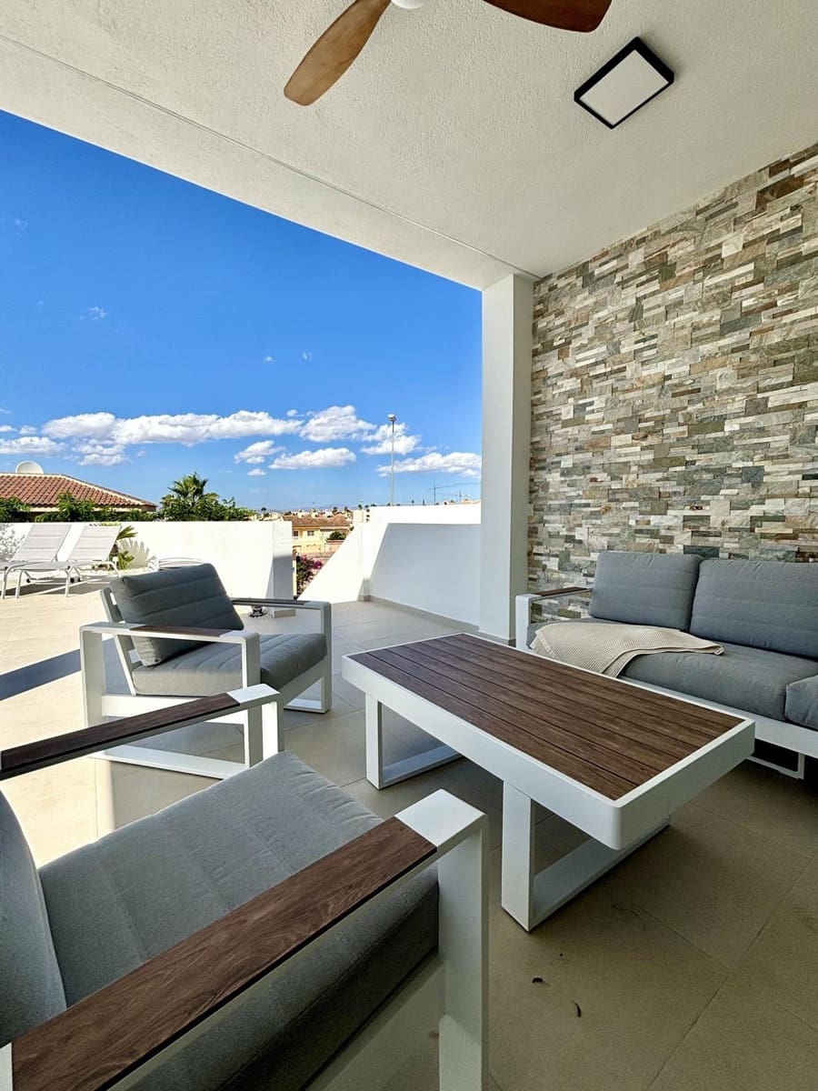 Chalet de 3 habitaciones en Benijófar en venta con piscina - 589.000 € (Ref: 8578234)