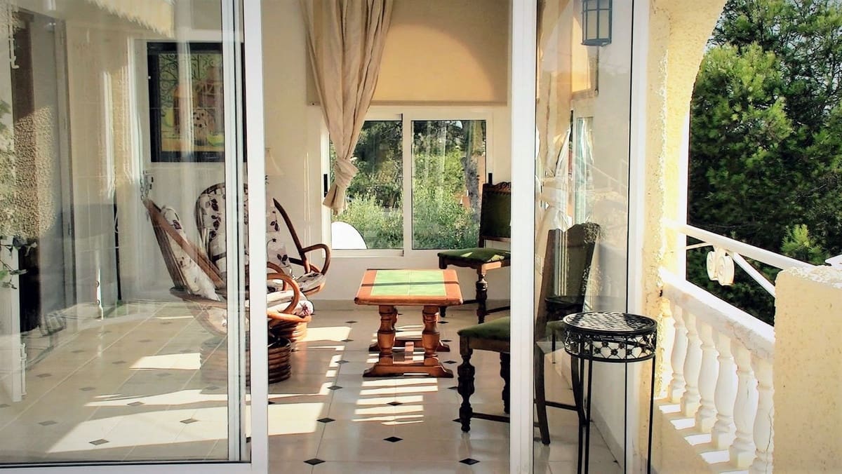 8 bedroom Apartment for sale in Los Balcones with pool garage - € 1,090,000 (Ref: 8580086)