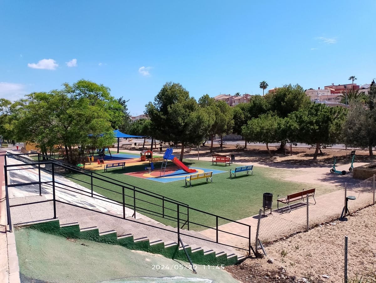 8 bedroom Apartment for sale in Los Balcones with pool garage - € 1,090,000 (Ref: 8580086)