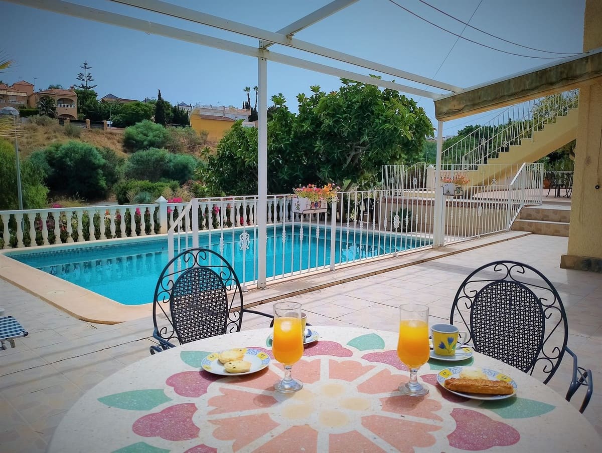 8 bedroom Apartment for sale in Los Balcones with pool garage - € 1,090,000 (Ref: 8580086)
