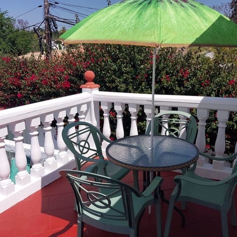 3 sypialnia Dom na sprzedaż w Costabella, Marbella z basenem - 620 000 € (Ref: 8584591)