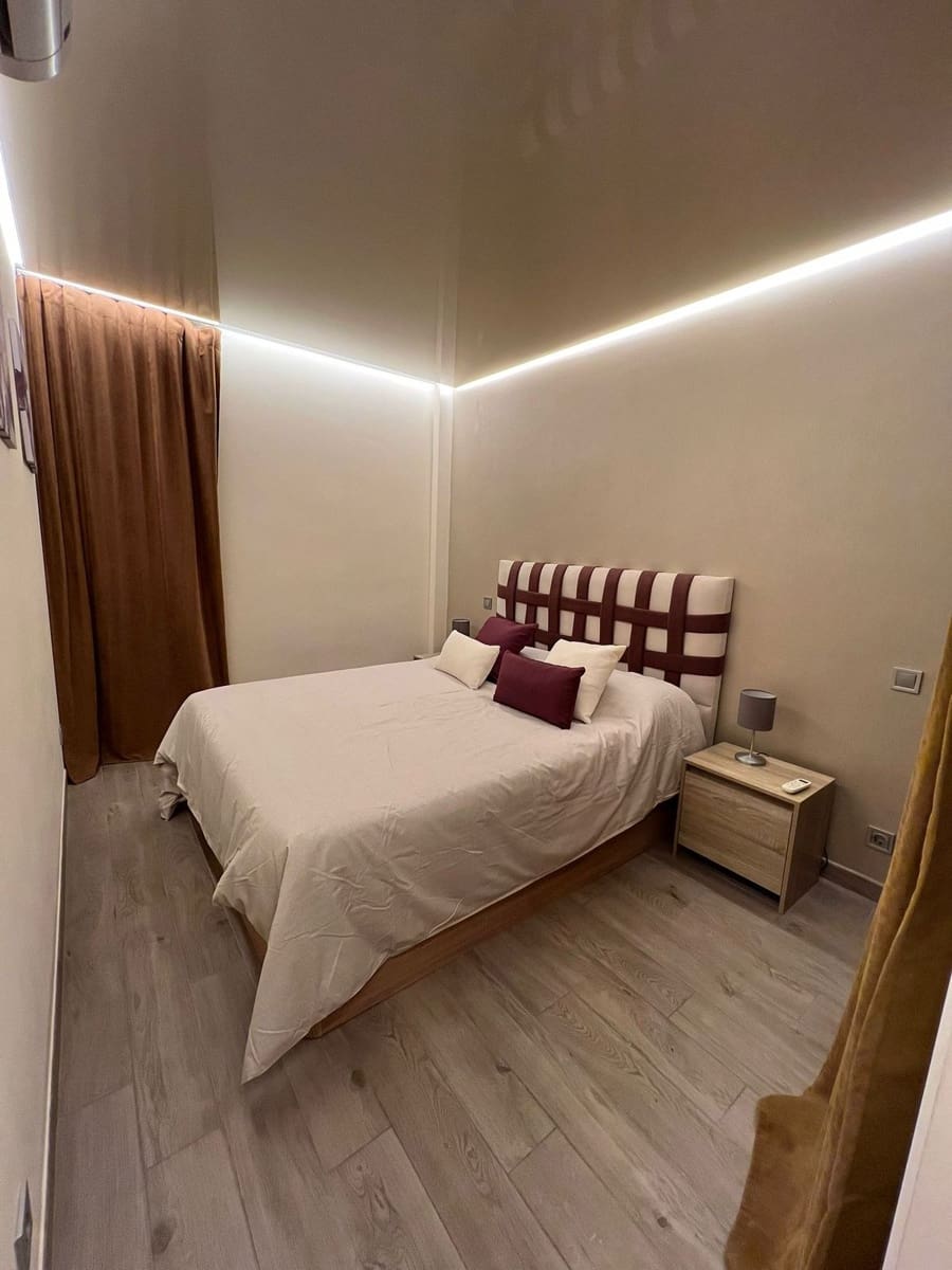 Apartamento de 2 habitaciones en Estepona en venta con piscina garaje - 485.000 € (Ref: 8603916)