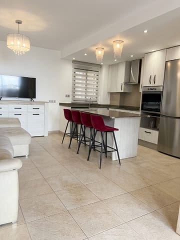 2 bedroom Apartment for sale in Centro, Estepona with pool - € 485,000 (Ref: 8603916)