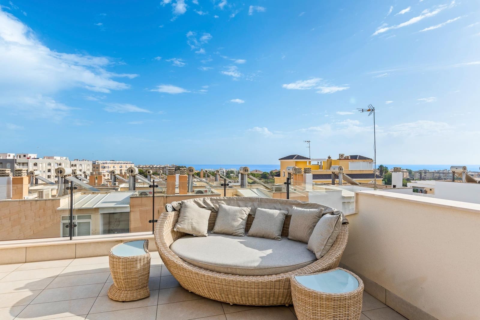 Chalet de 4 habitaciones en Guardamar del Segura en venta con piscina garaje - 507.050 € (Ref: 8616136)