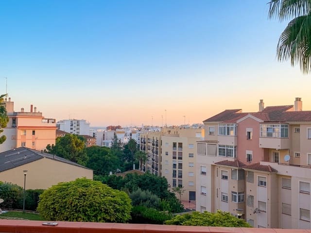 Apartamento de 2 habitaciones en Centro, Estepona en venta - 379.000 € (Ref: 8622818)