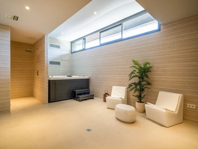 4 soveværelse Byhus til salg i La Cala de Mijas, Mijas med swimmingpool - € 1.069.000 (Ref: 8641027)
