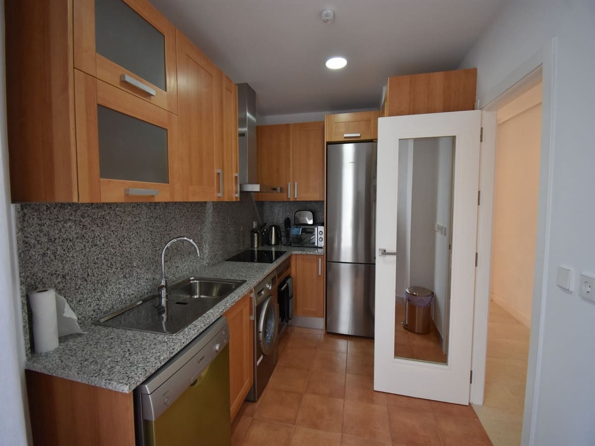 Apartamento de 2 habitaciones en Estepona en venta con piscina garaje - 365.000 € (Ref: 8648284)