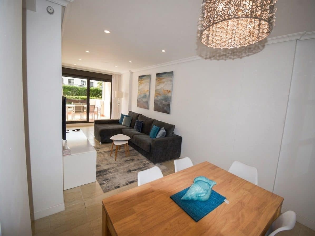 2 makuuhuone Huoneisto myytävänä paikassa Estepona mukana uima-altaan - 365 000 € (Ref: 8648284)