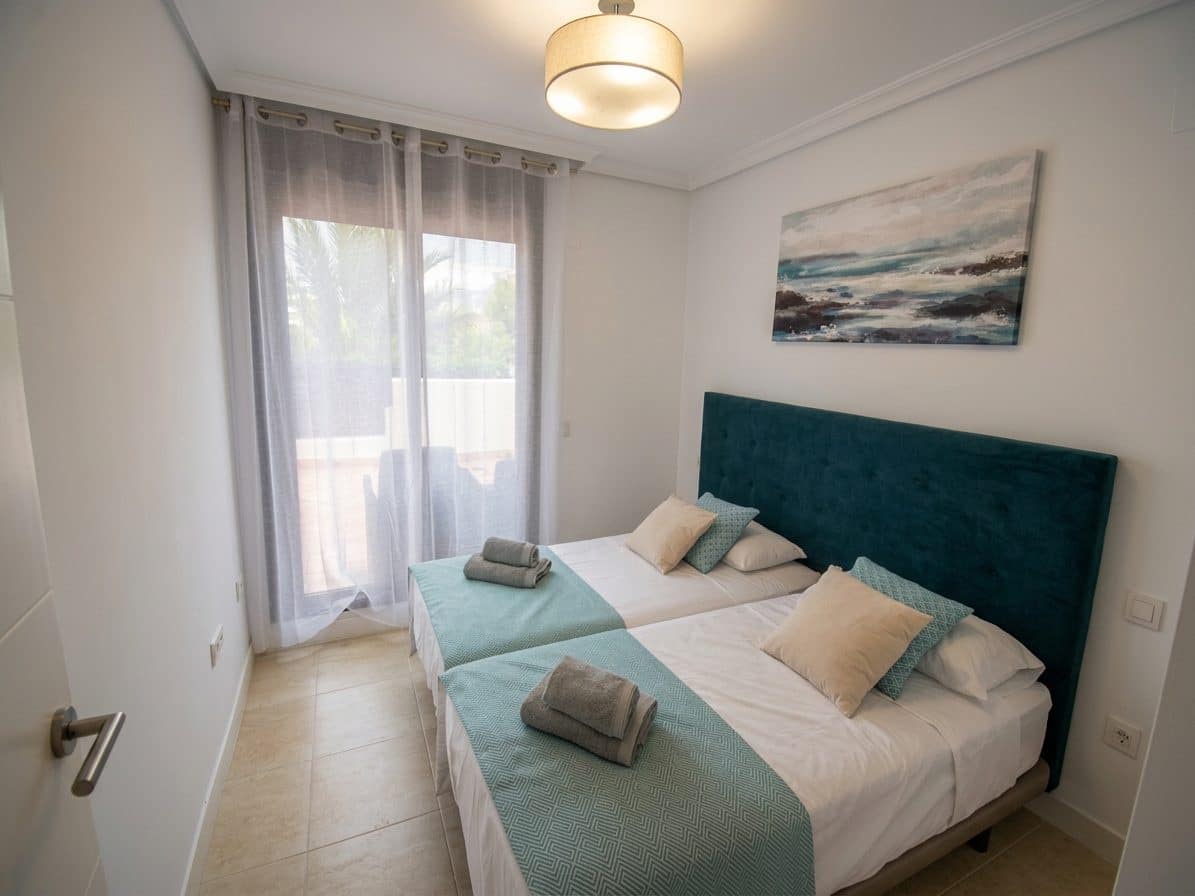 2 makuuhuone Huoneisto myytävänä paikassa Estepona mukana uima-altaan - 365 000 € (Ref: 8648284)