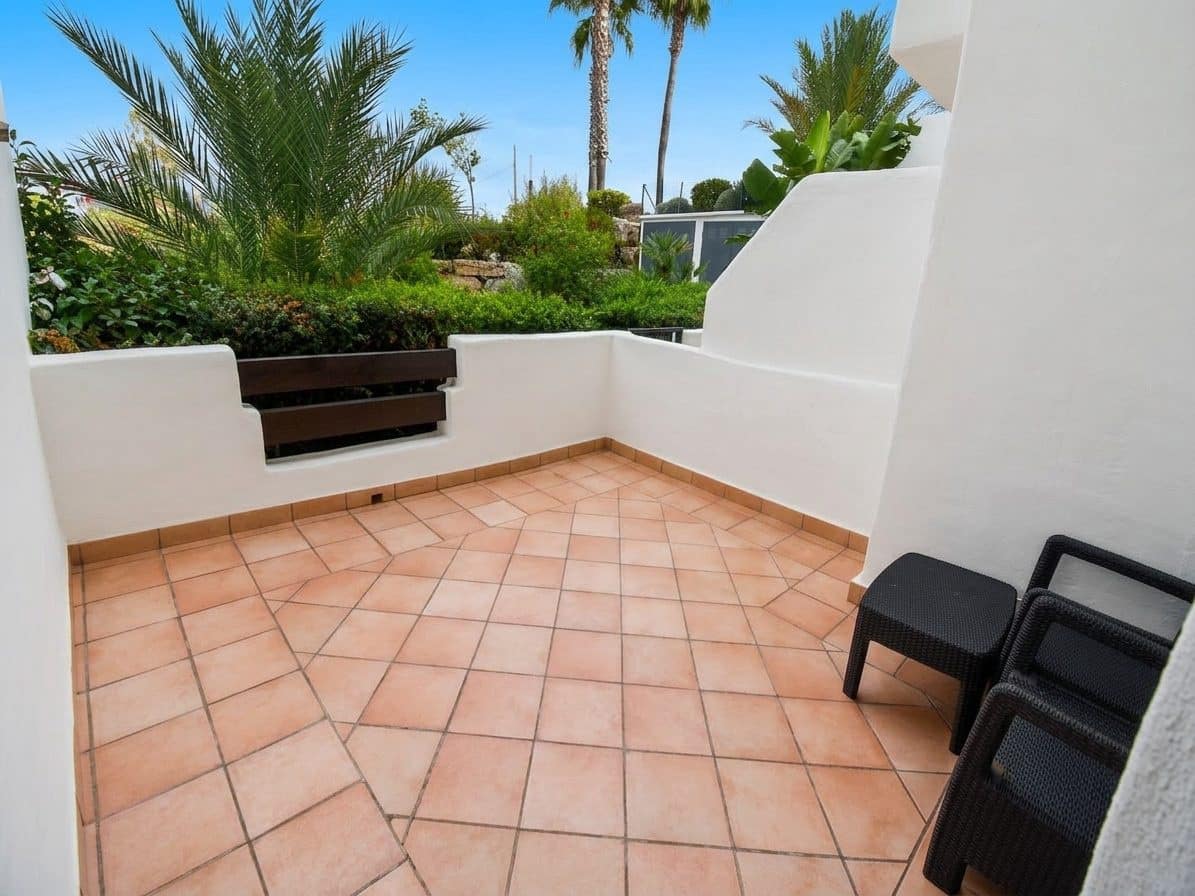 2 makuuhuone Huoneisto myytävänä paikassa Estepona mukana uima-altaan - 365 000 € (Ref: 8648284)