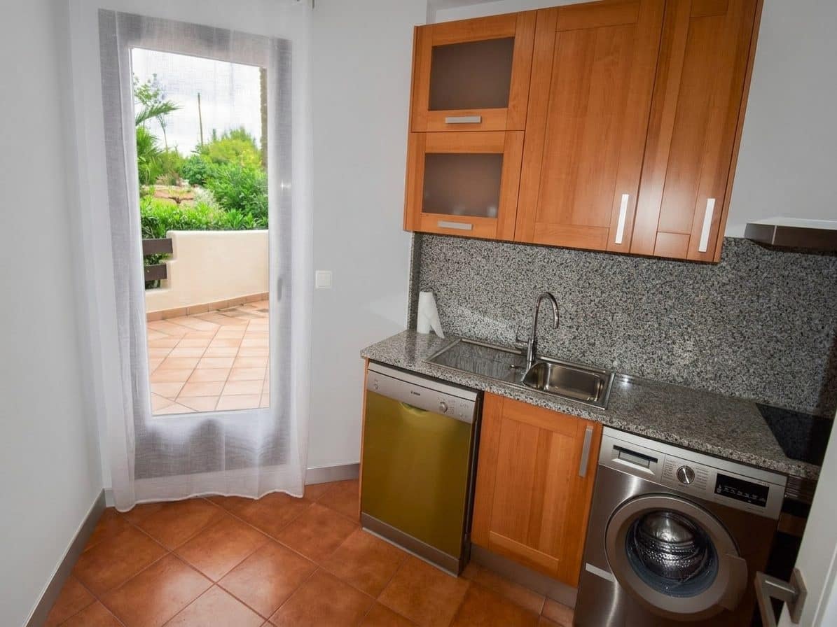 2 makuuhuone Huoneisto myytävänä paikassa Estepona mukana uima-altaan - 365 000 € (Ref: 8648284)