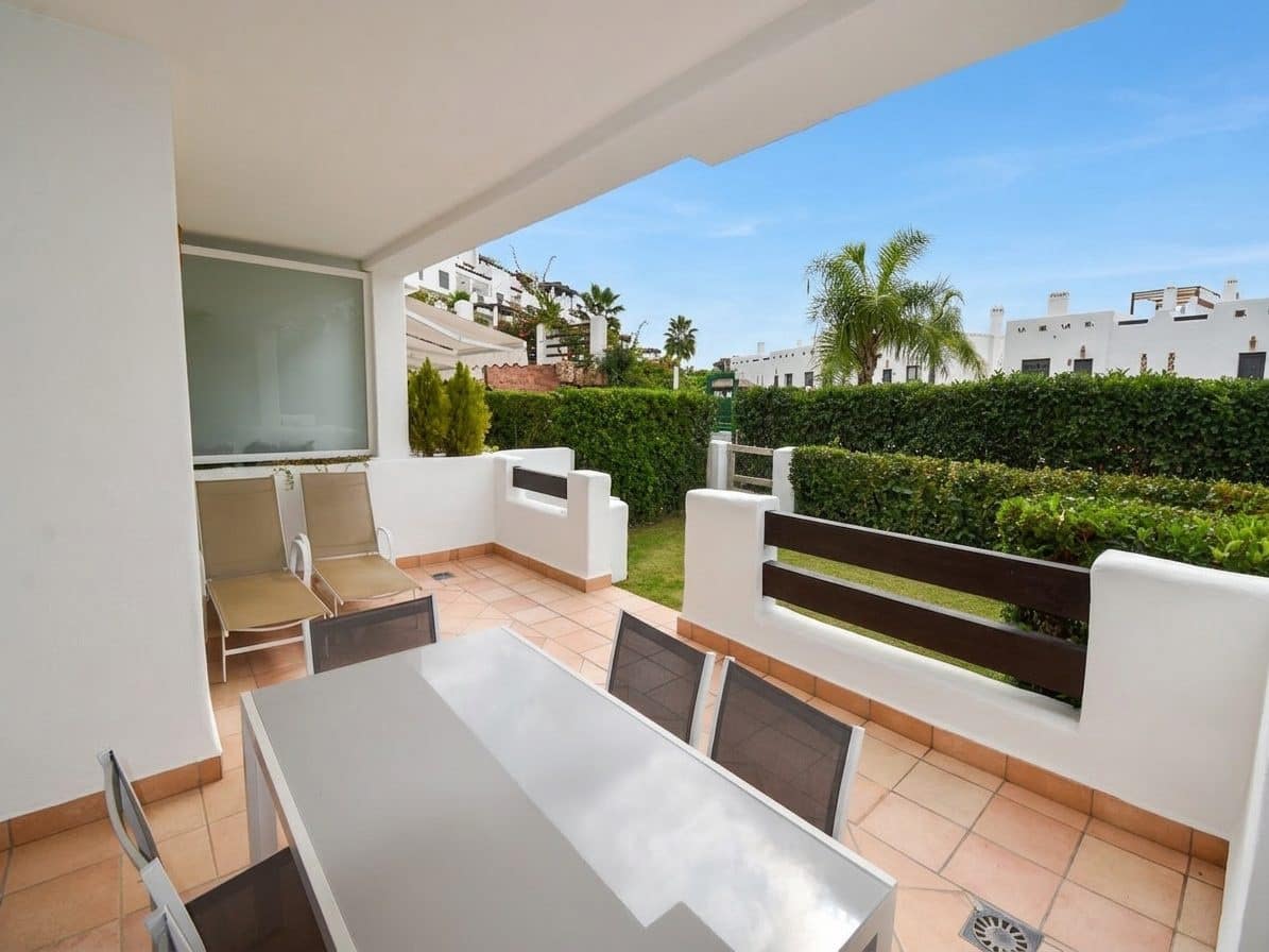 2 makuuhuone Huoneisto myytävänä paikassa Estepona mukana uima-altaan - 365 000 € (Ref: 8648284)