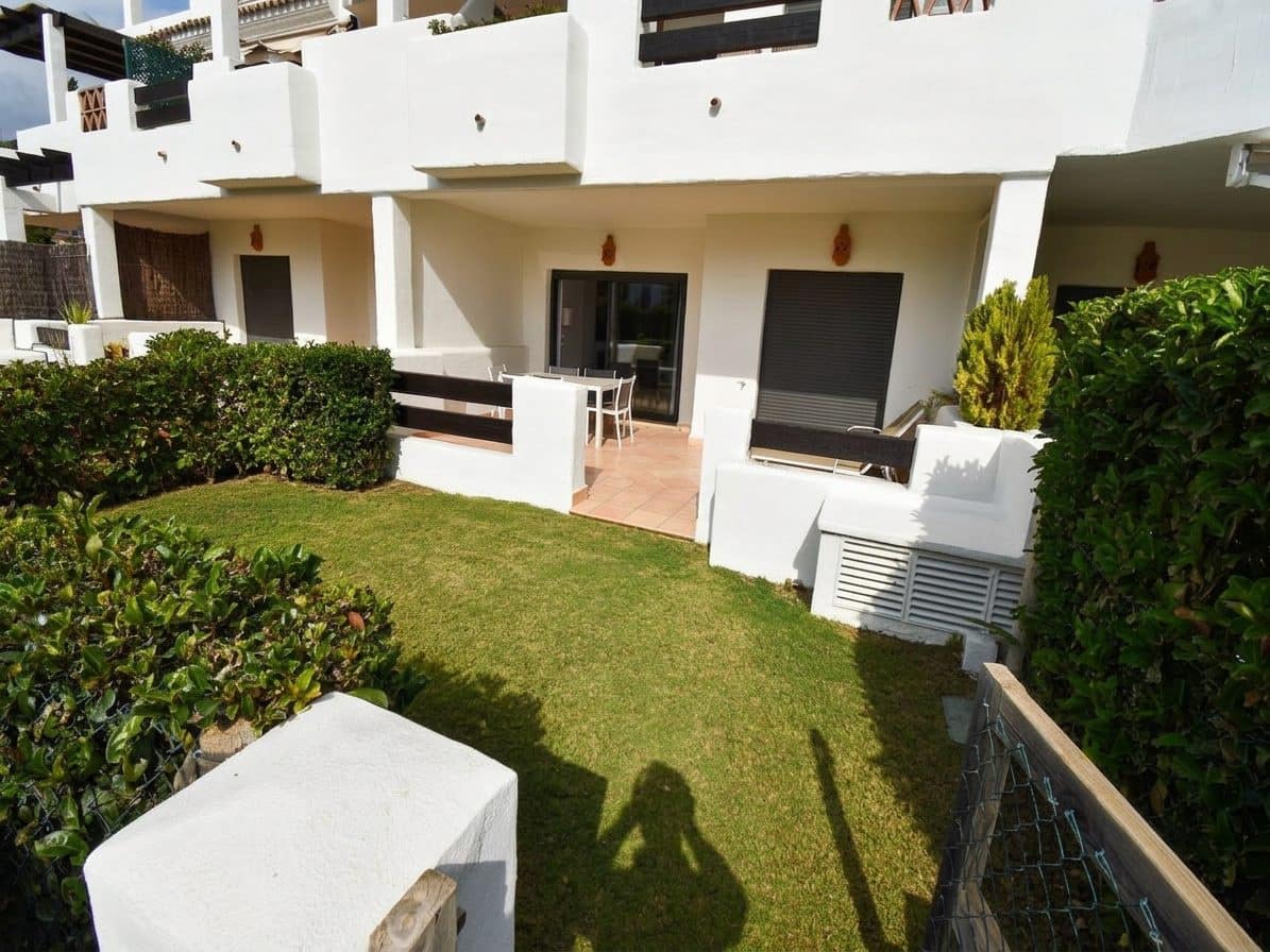 2 makuuhuone Huoneisto myytävänä paikassa Estepona mukana uima-altaan - 365 000 € (Ref: 8648284)