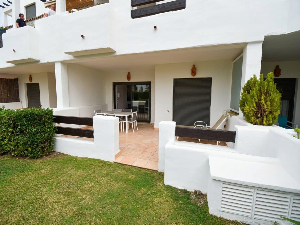2 makuuhuone Huoneisto myytävänä paikassa Estepona mukana uima-altaan - 365 000 € (Ref: 8648284)