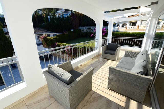 6 soveværelse Villa til salg i Benalmadena Costa, Benalmádena med swimmingpool - € 1.450.000 (Ref: 8668359)