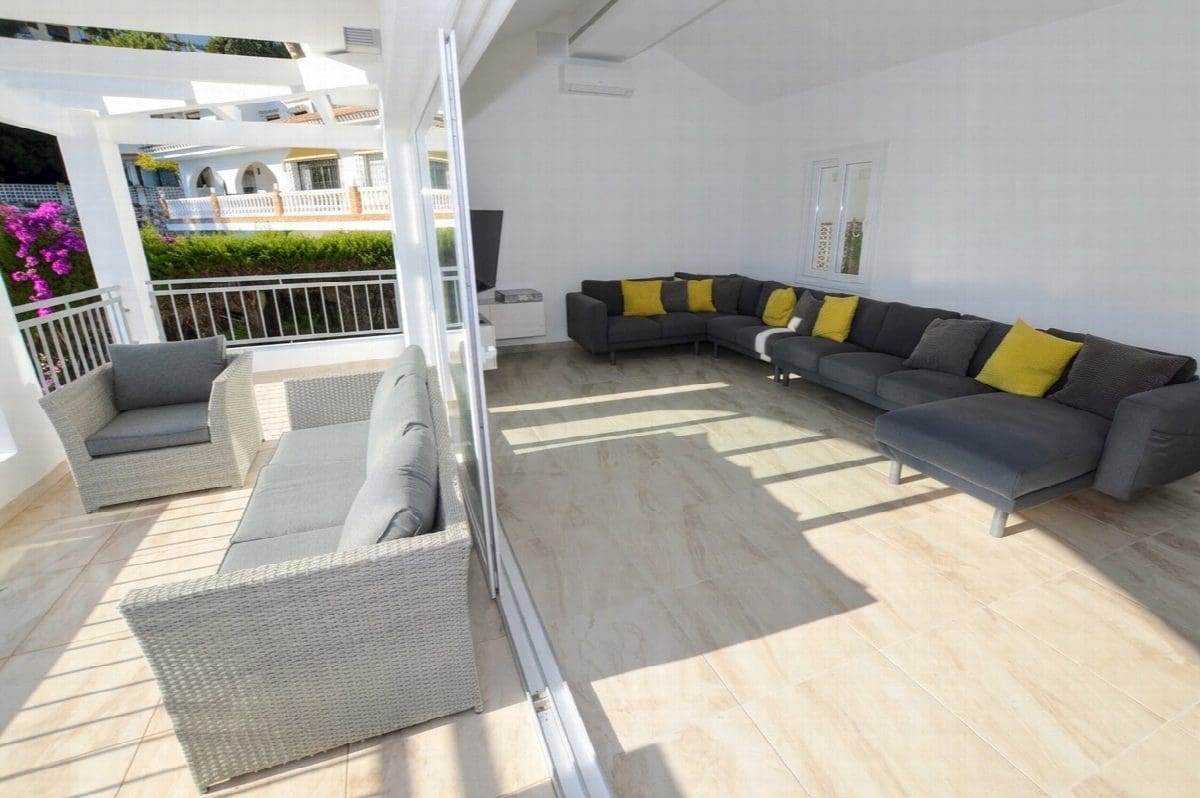 6 soveværelse Villa til salg i Benalmadena Costa med swimmingpool - € 1.450.000 (Ref: 8668359)