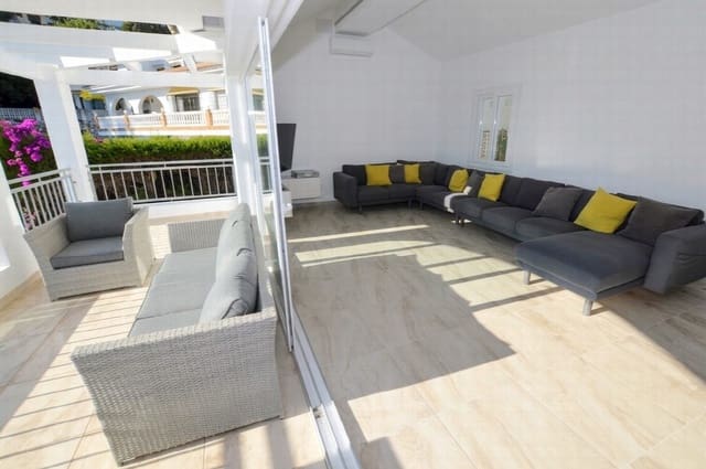 6 slaapkamer Villa te koop in Benalmadena Costa, Benalmádena met zwembad - € 1.450.000 (Ref: 8668359)