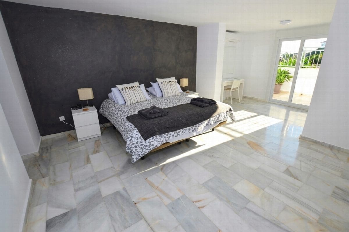 6 soveværelse Villa til salg i Benalmadena Costa med swimmingpool - € 1.450.000 (Ref: 8668359)