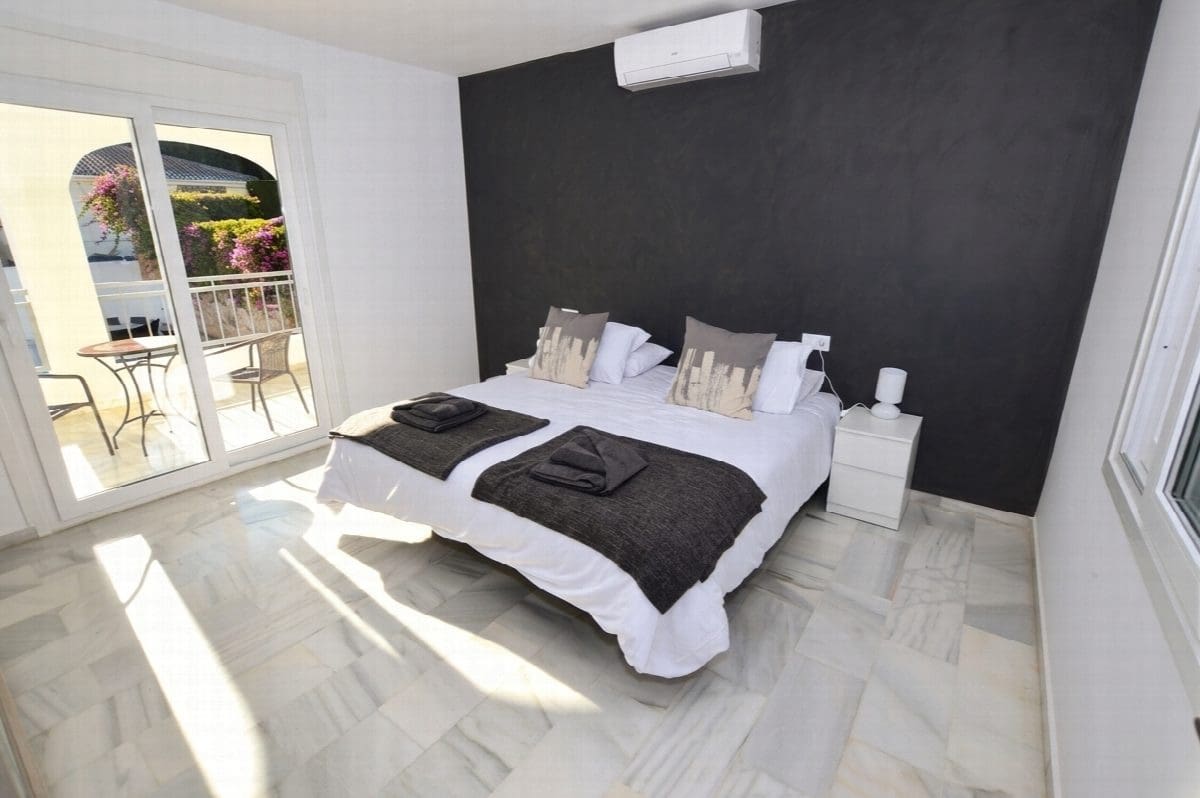6 soveværelse Villa til salg i Benalmadena Costa med swimmingpool - € 1.450.000 (Ref: 8668359)