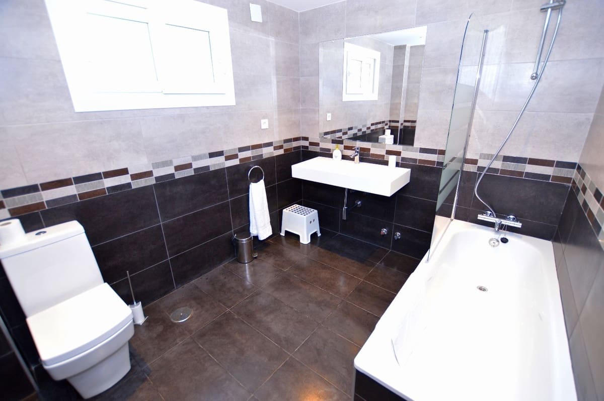 6 soverom Villa til salgs i Benalmadena med svømmebasseng - € 1 450 000 (Ref: 8668360)