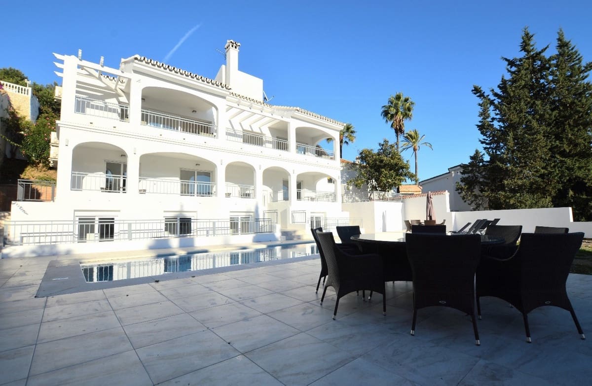 6 makuuhuone Huvila myytävänä paikassa Benalmadena Costa mukana uima-altaan - 1 450 000 € (Ref: 8668360)