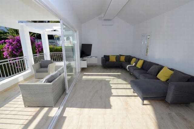 6 slaapkamer Villa te koop in Benalmadena Costa, Benalmádena met zwembad - € 1.450.000 (Ref: 8668360)