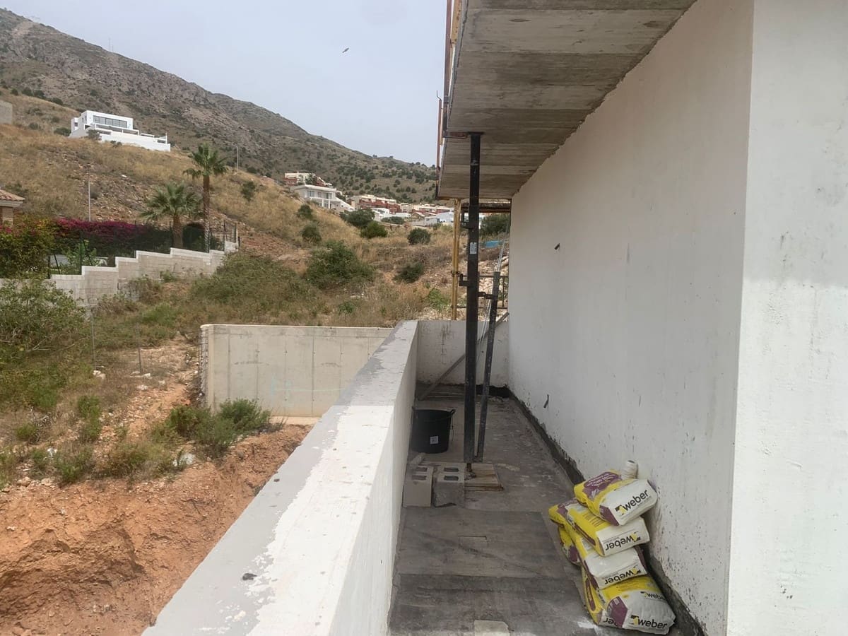 4 sypialnia Willa na sprzedaż w Benalmadena z basenem garażem - 895 000 € (Ref: 8698006)