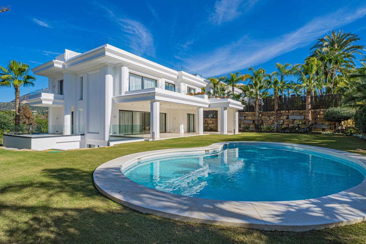 6 bedroom Villa for sale in Golden Mile with pool - € 6,400,000 (Ref: 8703029)