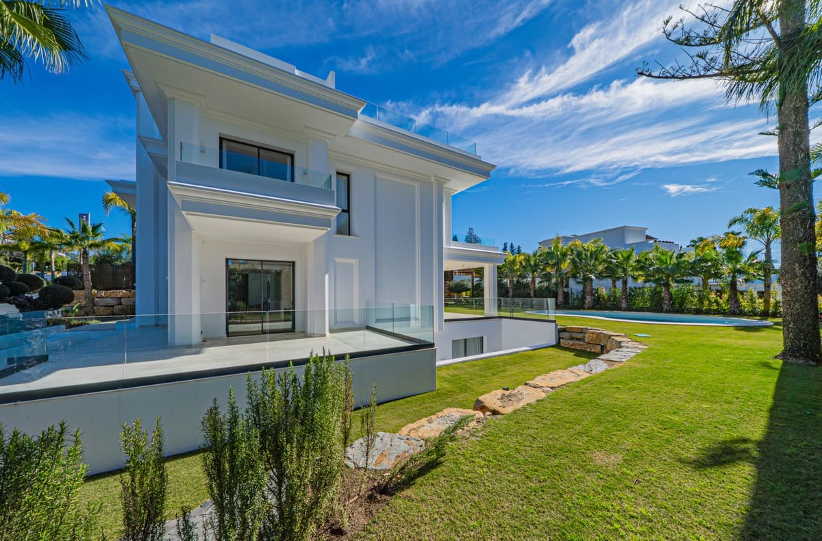 6 bedroom Villa for sale in Golden Mile with pool - € 6,400,000 (Ref: 8703029)