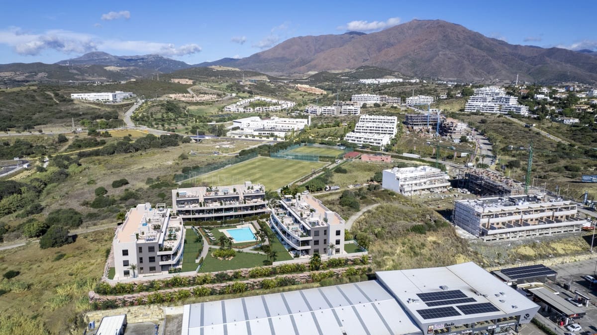 3 chambre Appartement à vendre à Estepona avec piscine - 550 000 € (Ref: 8715364)
