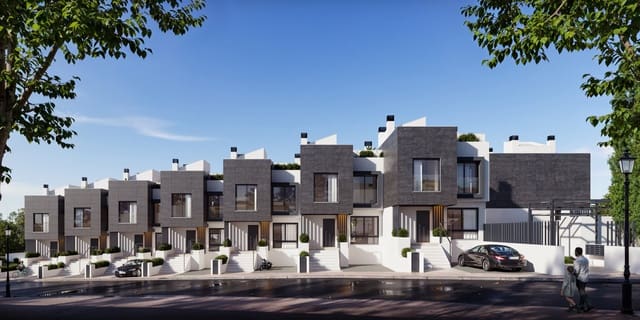 3 soveværelse Semi-Rækkehus til salg i Torreblanca, Fuengirola med swimmingpool - € 493.000 (Ref: 8735442)