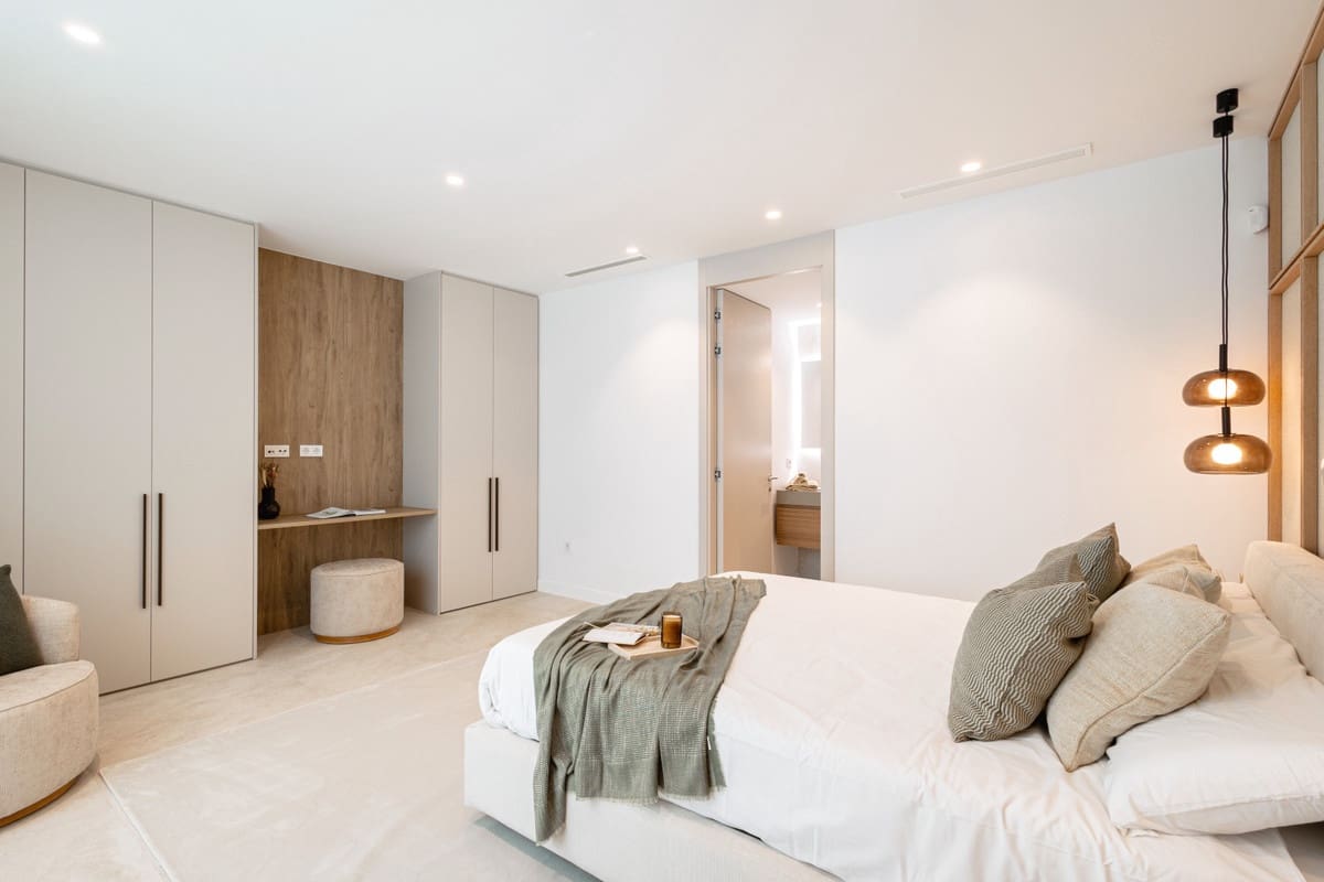 4 sypialnia Willa na sprzedaż w Nueva Andalucia z basenem - 3 990 000 € (Ref: 8737624)