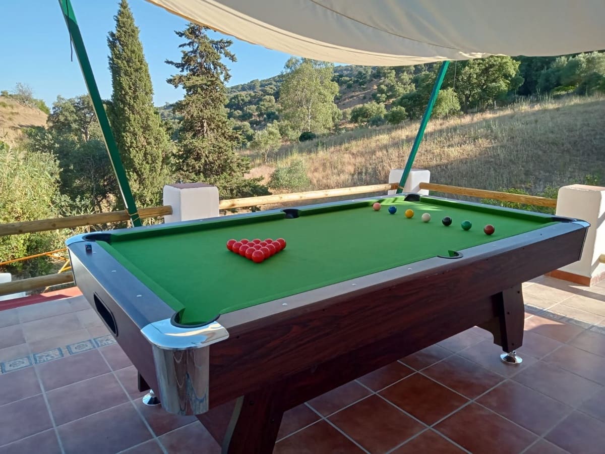 4 soveværelse Finca/Landehus til salg i Casares med swimmingpool garage - € 850.000 (Ref: 8737626)