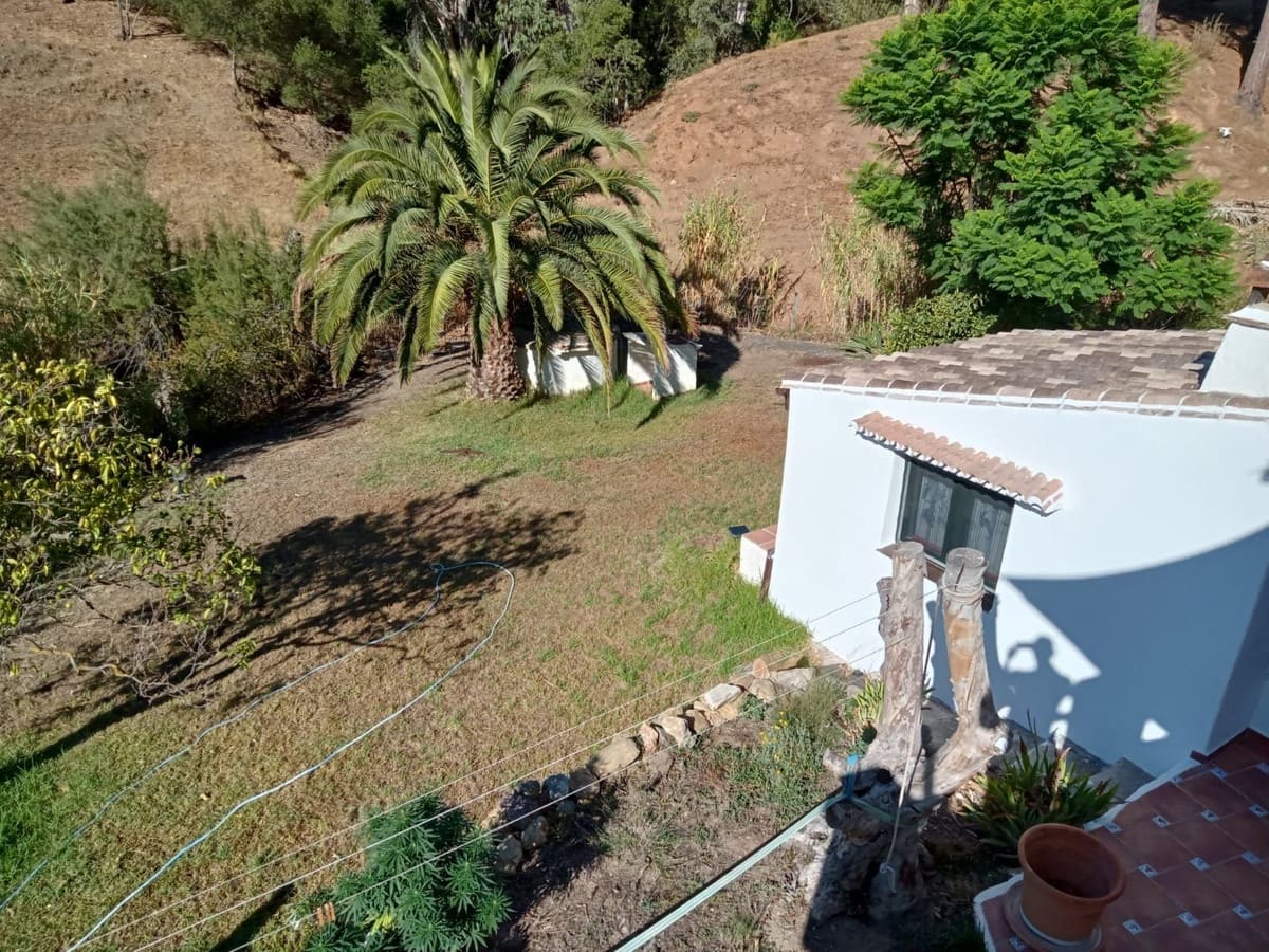 4 soveværelse Finca/Landehus til salg i Casares med swimmingpool garage - € 850.000 (Ref: 8737626)