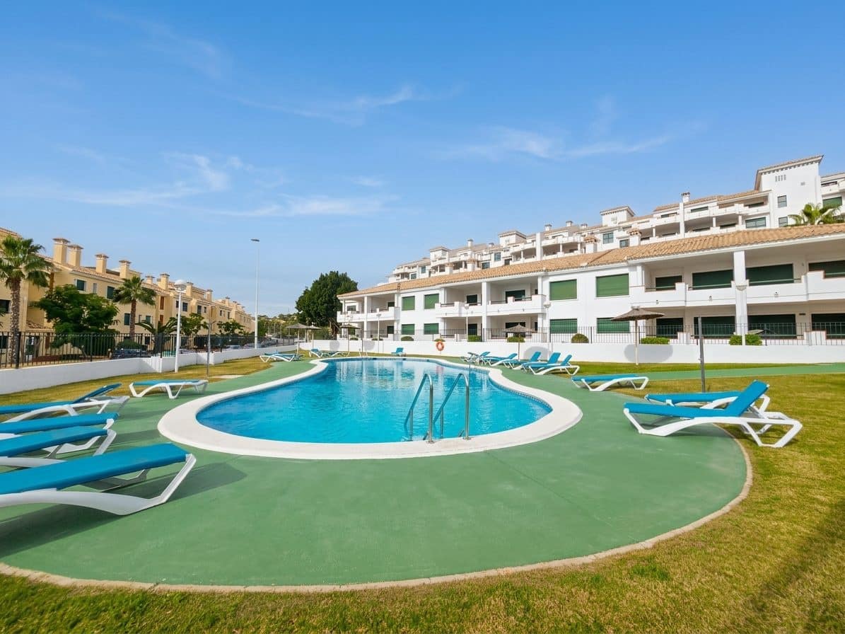 2 sovrum Lägenhet till salu i Alicante stad med pool - 298 000 € (Ref: 8773487)