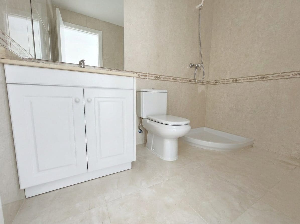 2 sovrum Lägenhet till salu i Alicante stad med pool - 298 000 € (Ref: 8773487)