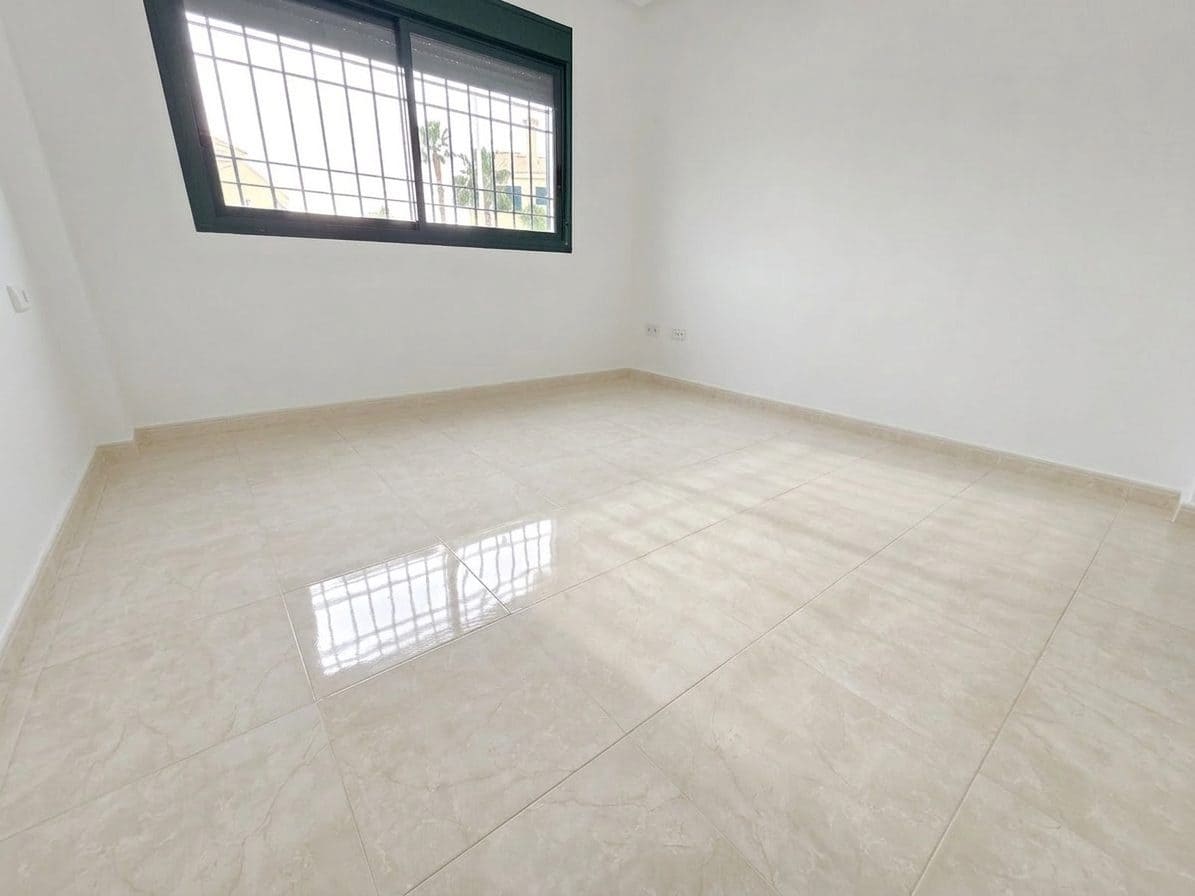 2 sovrum Lägenhet till salu i Alicante stad med pool - 298 000 € (Ref: 8773487)