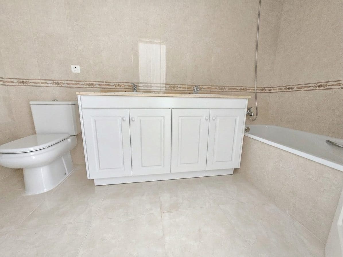 2 sovrum Lägenhet till salu i Alicante stad med pool - 298 000 € (Ref: 8773487)