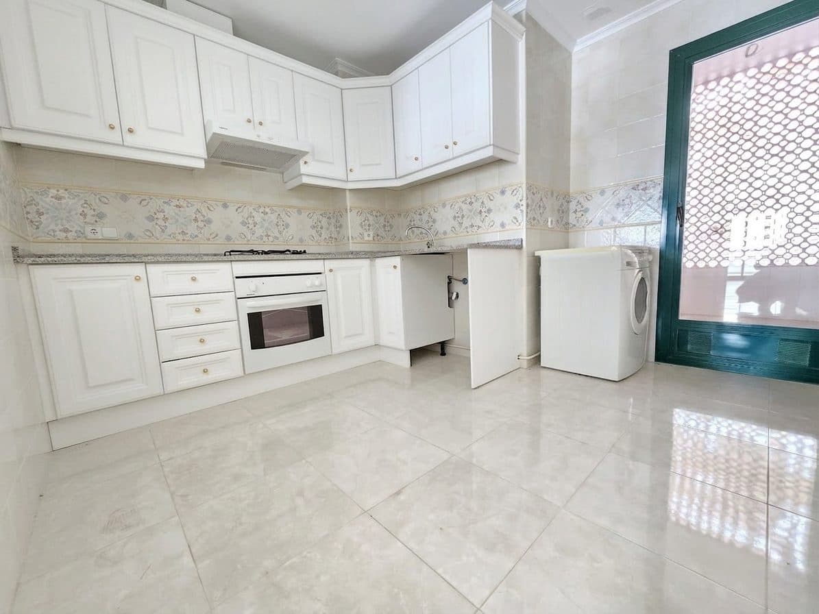 2 sovrum Lägenhet till salu i Alicante stad med pool - 298 000 € (Ref: 8773487)
