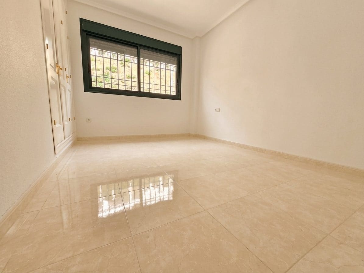 2 sovrum Lägenhet till salu i Alicante stad med pool - 298 000 € (Ref: 8773487)