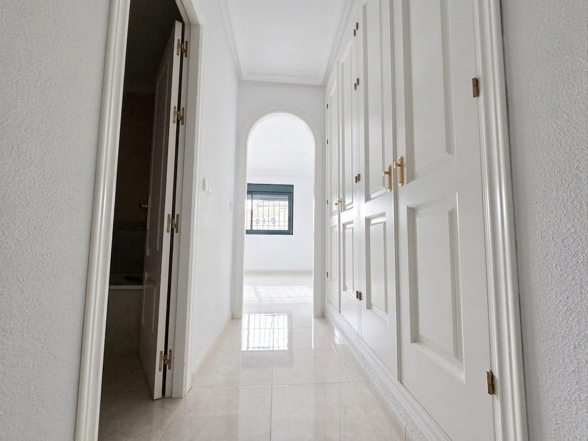 2 sovrum Lägenhet till salu i Alicante stad med pool - 298 000 € (Ref: 8773487)
