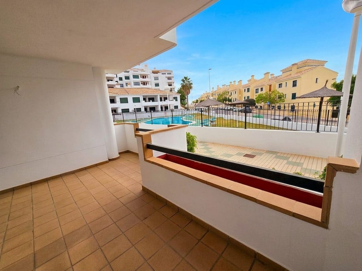 2 sovrum Lägenhet till salu i Alicante stad med pool - 298 000 € (Ref: 8773487)