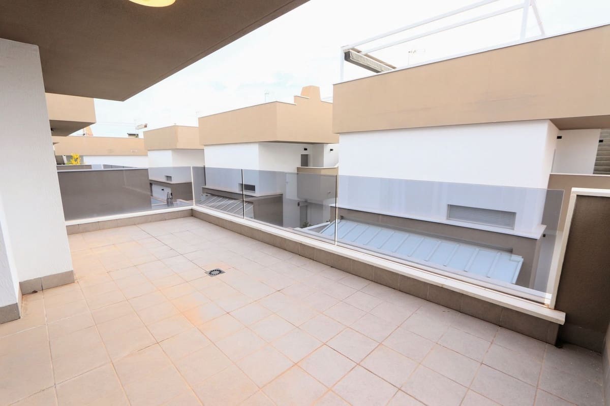 3 makuuhuone Huvila myytävänä paikassa Torre de la Horadada mukana uima-altaan 
autotalli - 635 000 € (Ref: 8776210)